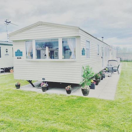 Static Caravan Marine Holiday Park 릴 외부 사진
